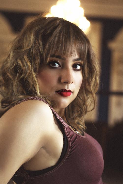 ebonyxxxmetendoempemulheremcima,seguradapelopesco莽o,portras