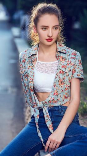 xxxnx榛掗.銈娿仾銆傞浕銉炪仹鑵般倰鎸併仭涓娿亽銈夈倢銉斻偗銉斻偗鐥欐敚銇欍倠濂